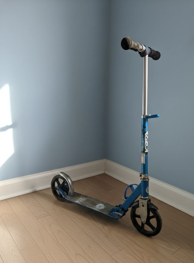 Razor Micro Maxi Kickboard Scooter - Blue