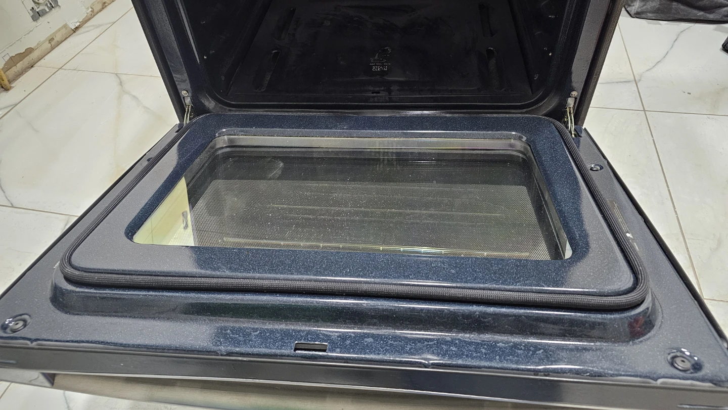 GE Stainless Steel Gas Range - photo 3