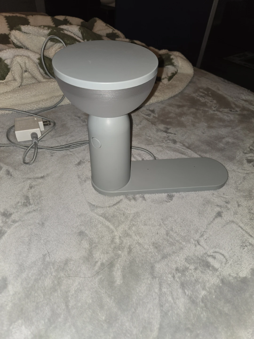 Ikea Lamp rechargeable and wireless charger - photo 3