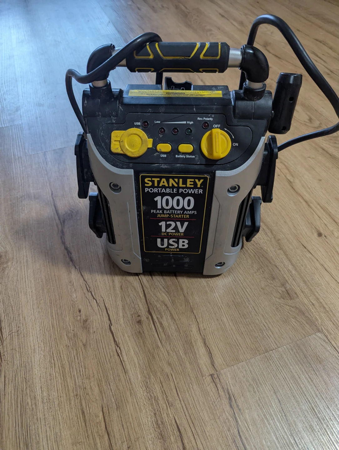 Scepter 10L Gas Can & Stanley Portable Power 1000 Jump Starter