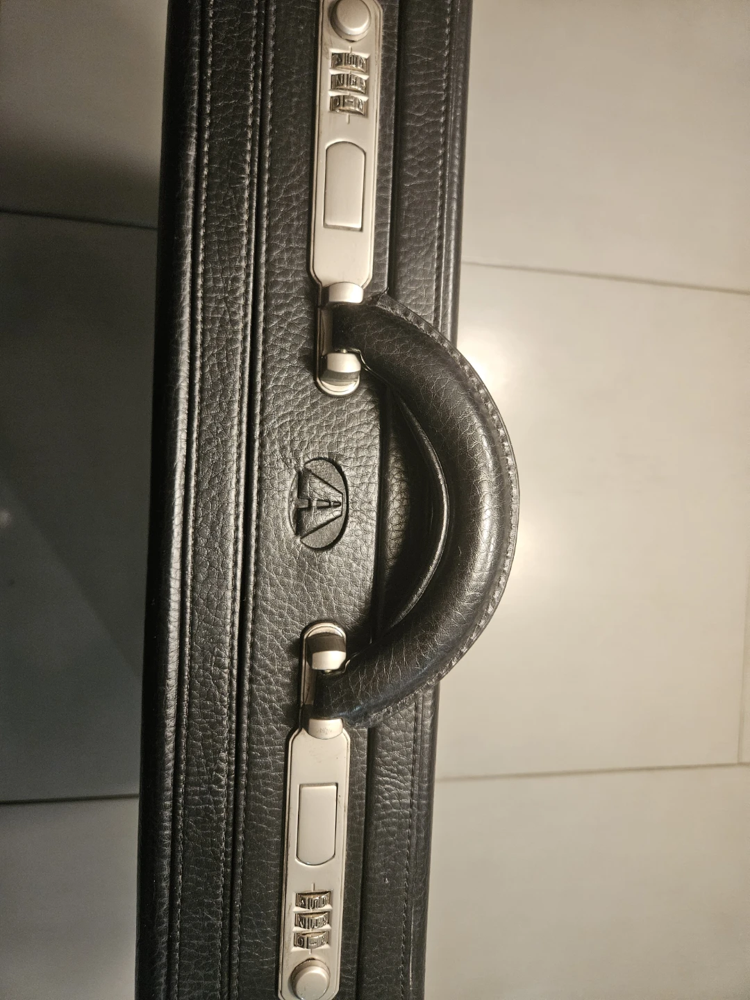 Black Leather Expandanle Briefcase - photo 5