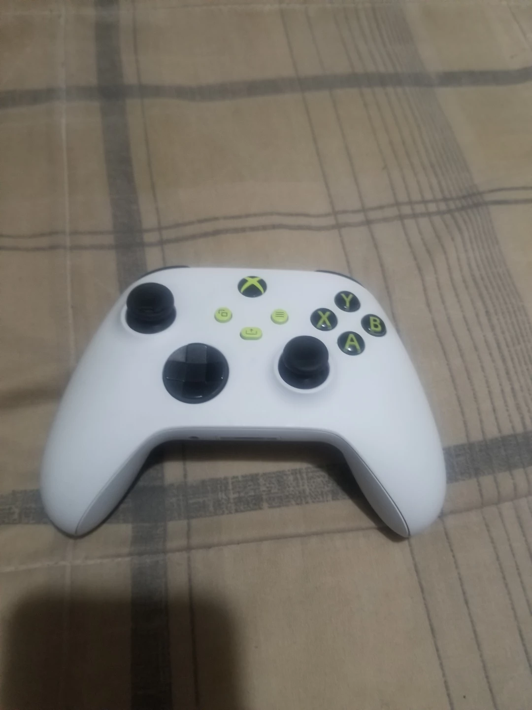 Custom Xbox Wireless Controller - White and Yellow