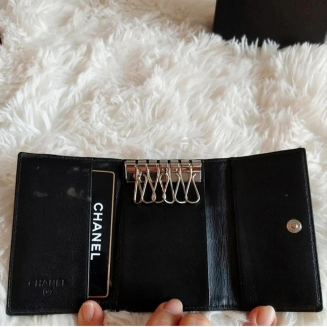 Chanel Lambskin Key Card Holder - photo 3
