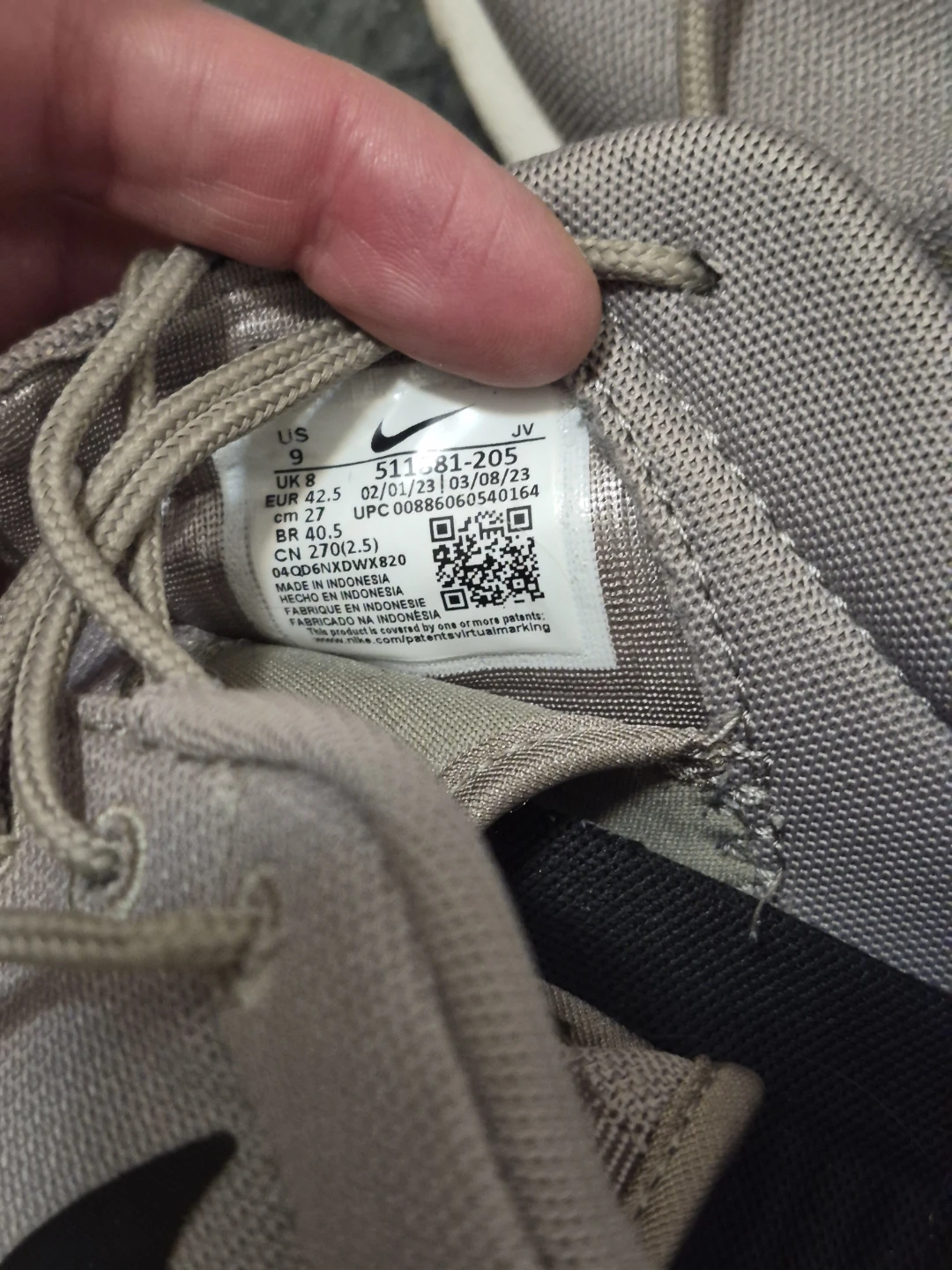 Nike Roshe One Shoes - US 9 - photo 4