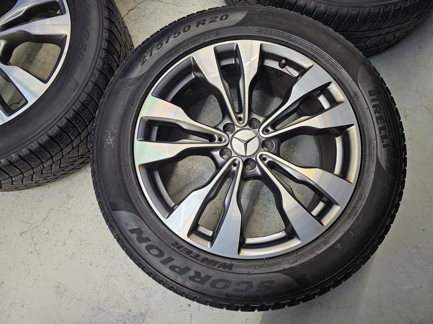 MERCEDES BENZ GLE O.E.M RIMS AND WINTER TIRES 275/50 R20 - photo 5