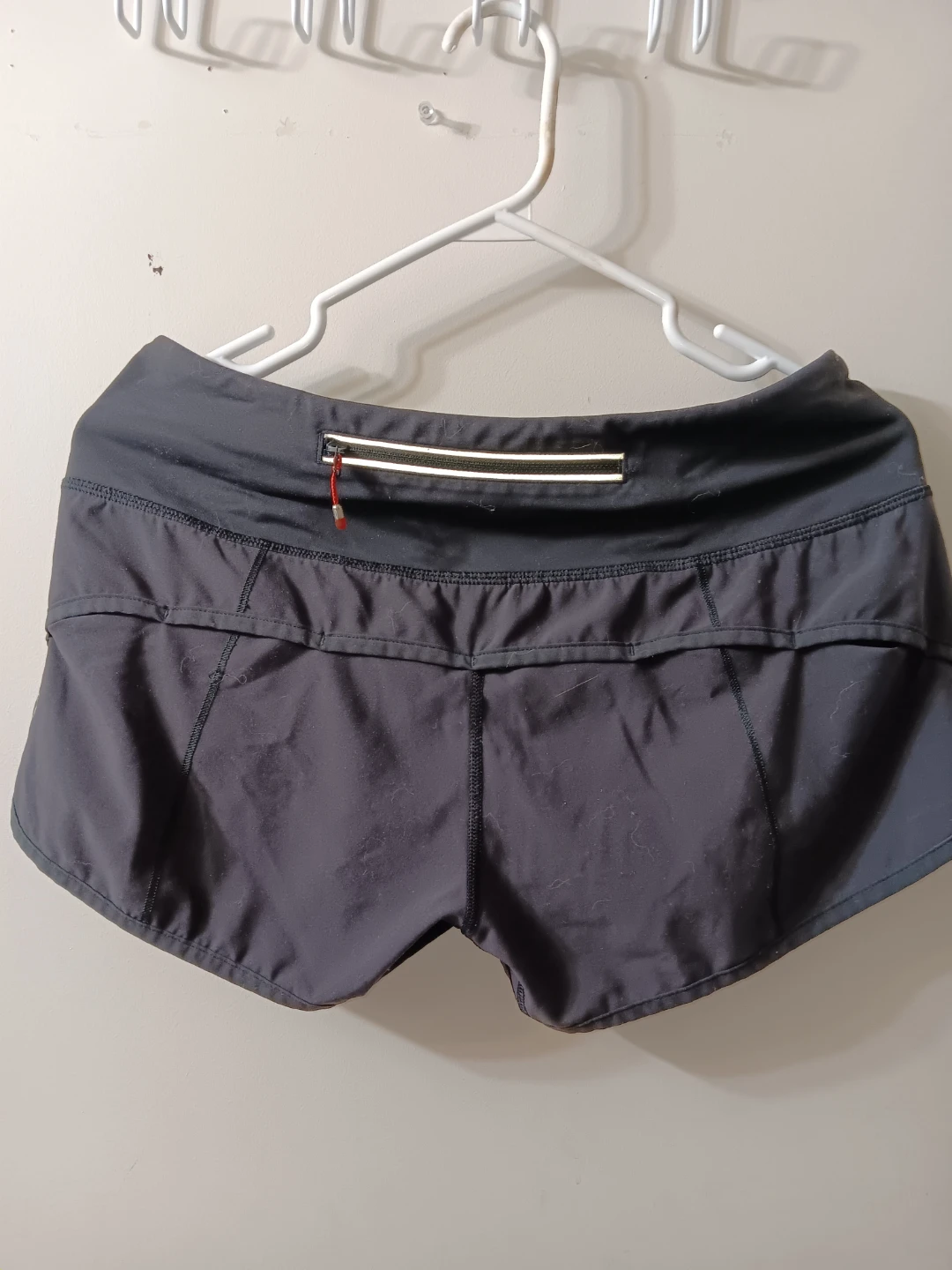 Lululemon Running Shorts, Size 6, in Black!! - photo 3