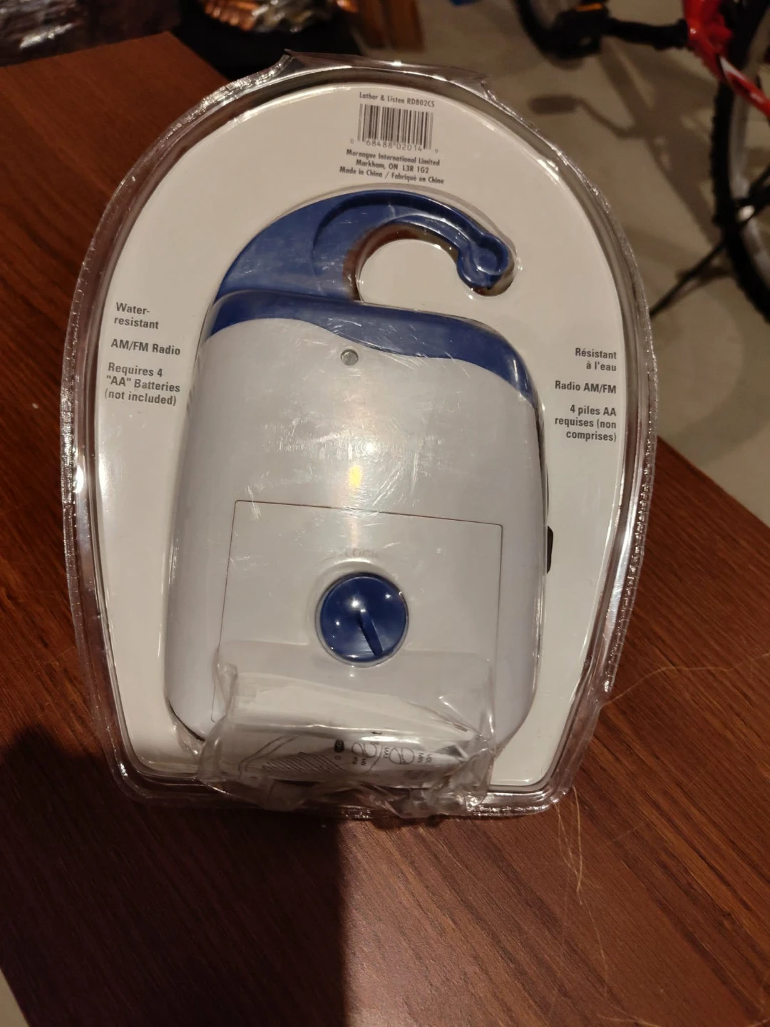 Lather & Listen Water Resistant AM/FM Radio - New - photo 2