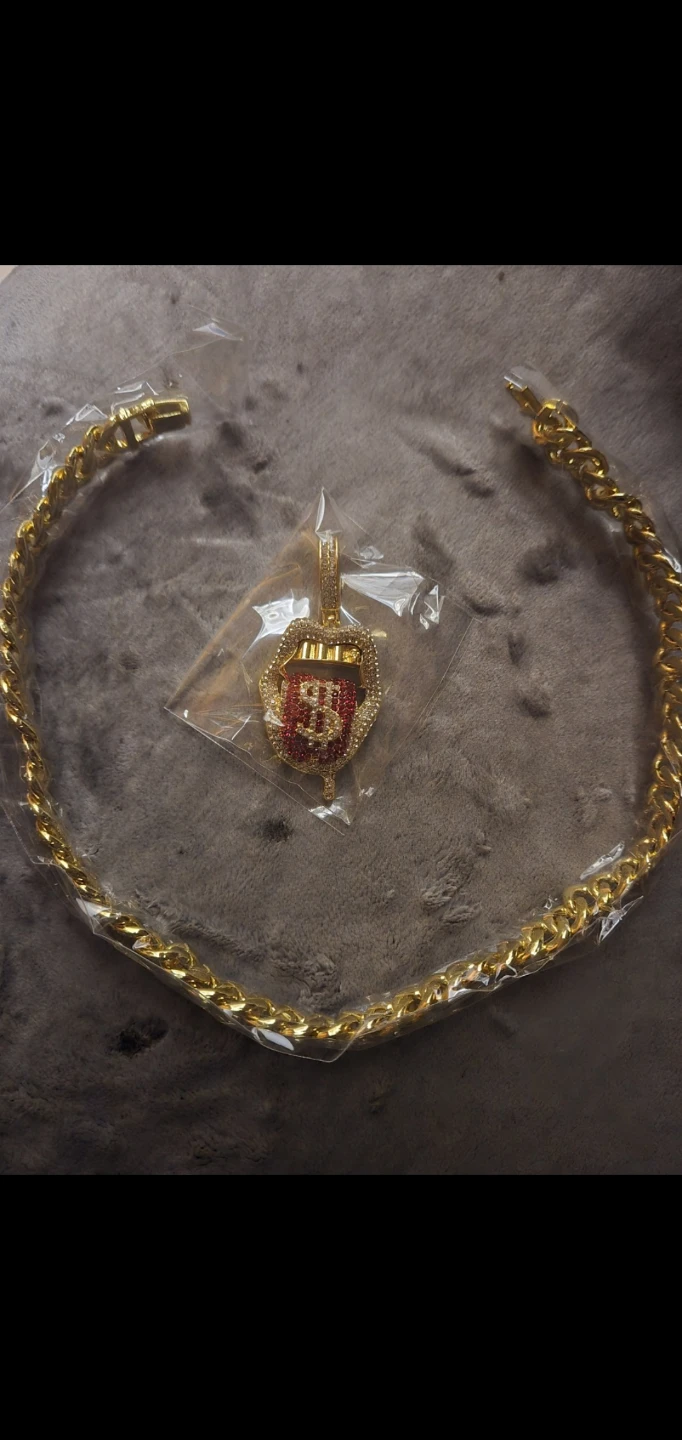 Gold Tone Chain with Pendant