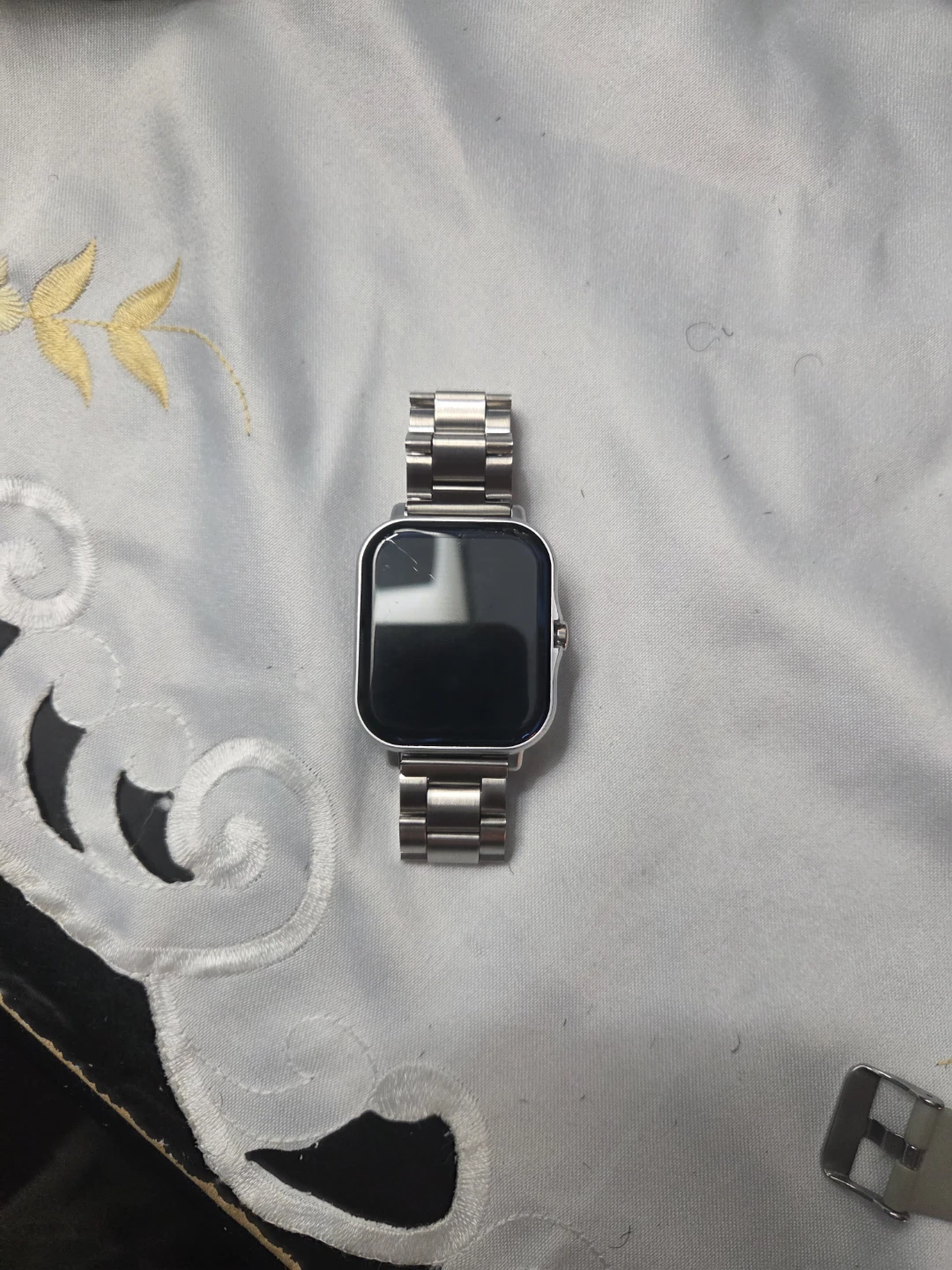 Smartwatch with Metal Band