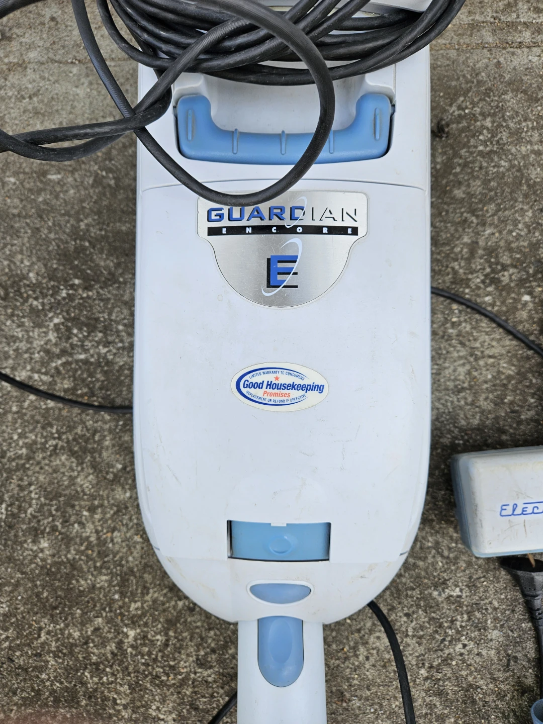Electrolux cannister vacuum - photo 3