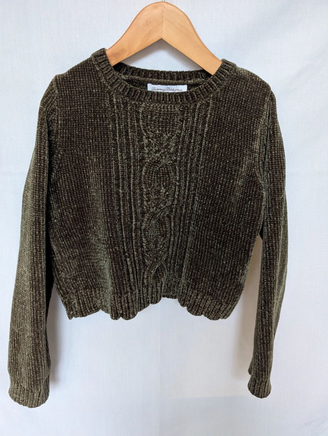 Super Soft and Warm Tommy Bahama Sweater - Girls M