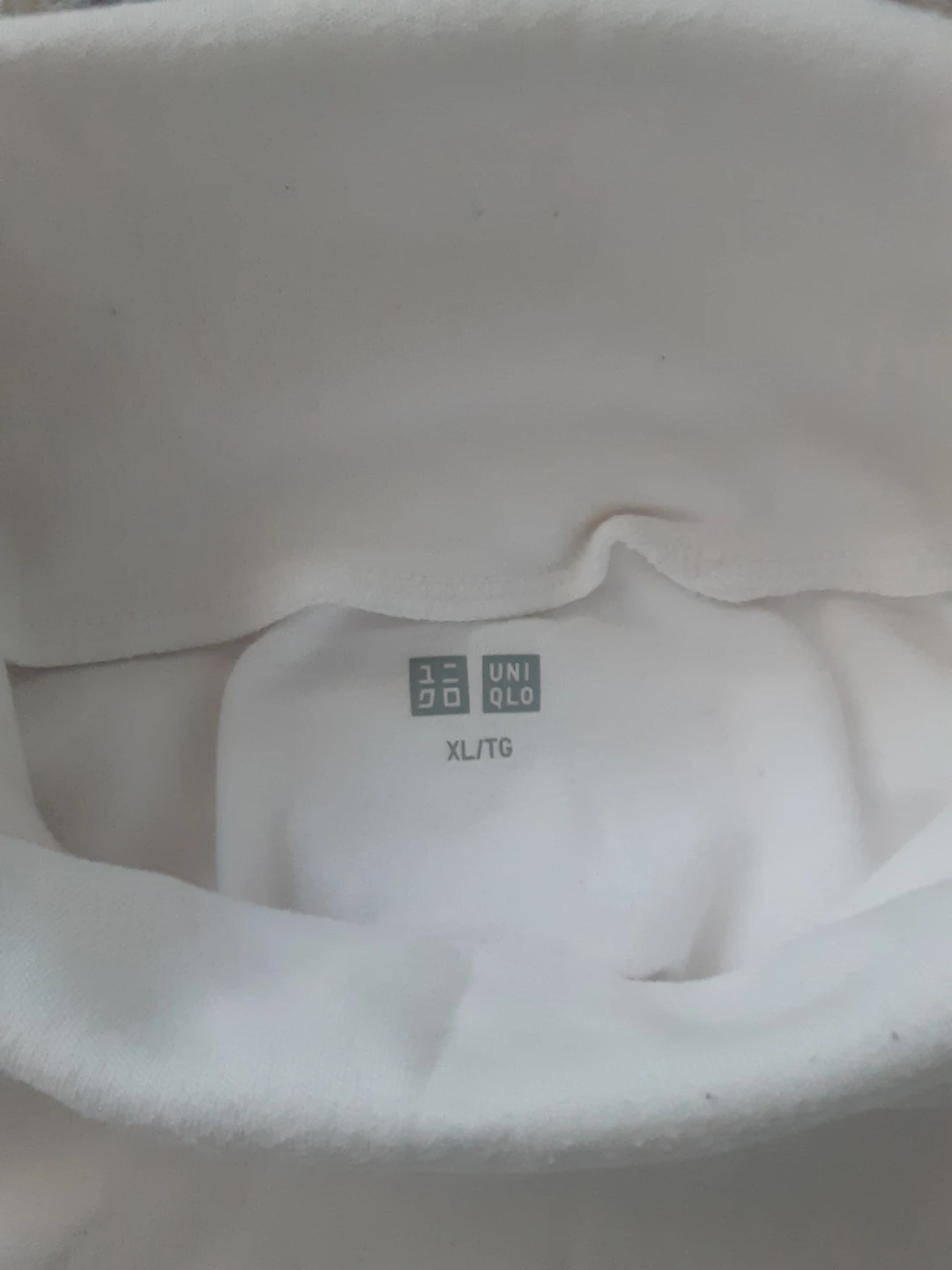 Uniqlo White Turtleneck XL/TG