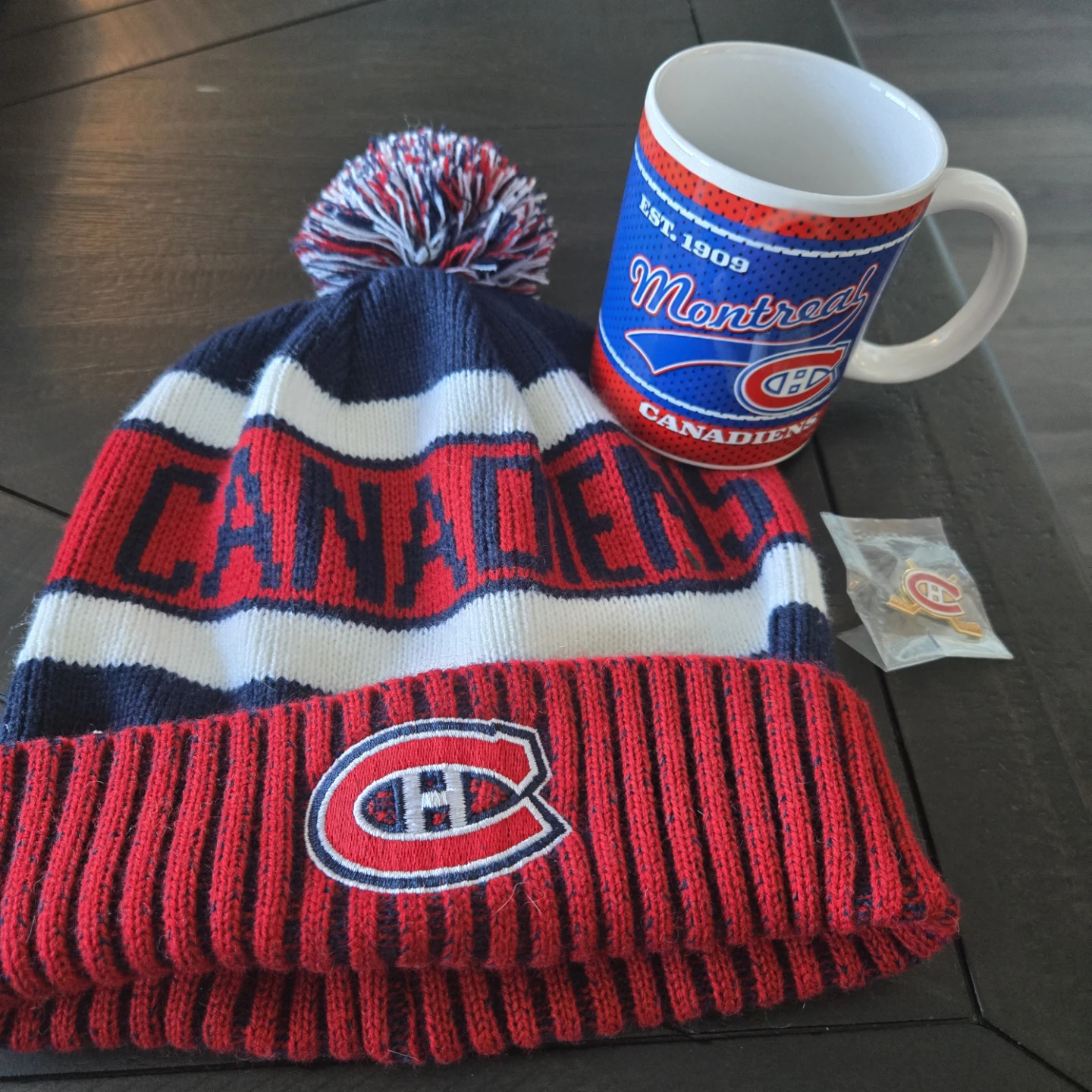 Montreal Canadiens Beanie, Mug & Pin Set