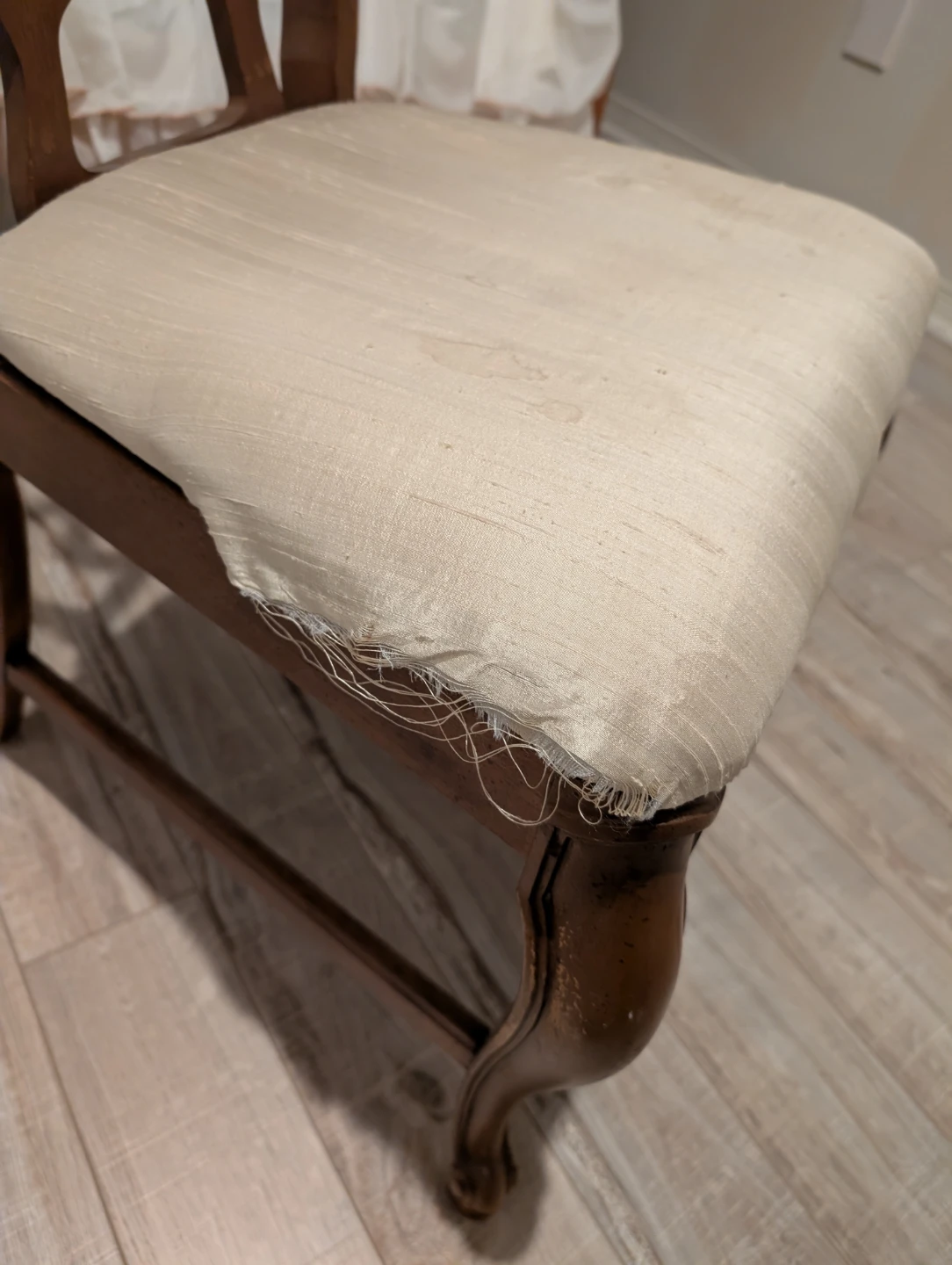 Wooden Dining Chair with Cream Cushion🥕 - photo 4