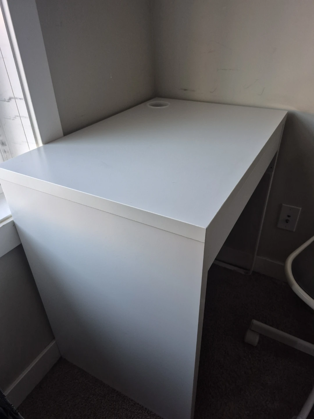 IKEA White Desk and Grey Chair Set. - photo 2
