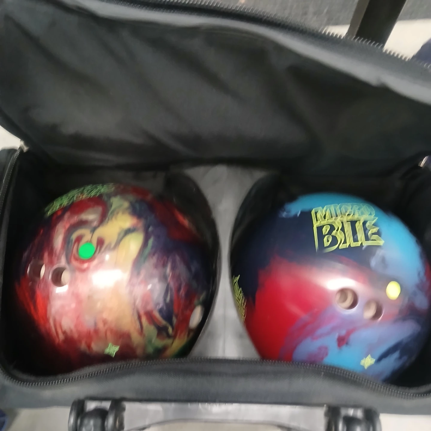 5 bowling balls Storm, columbia, etc ..