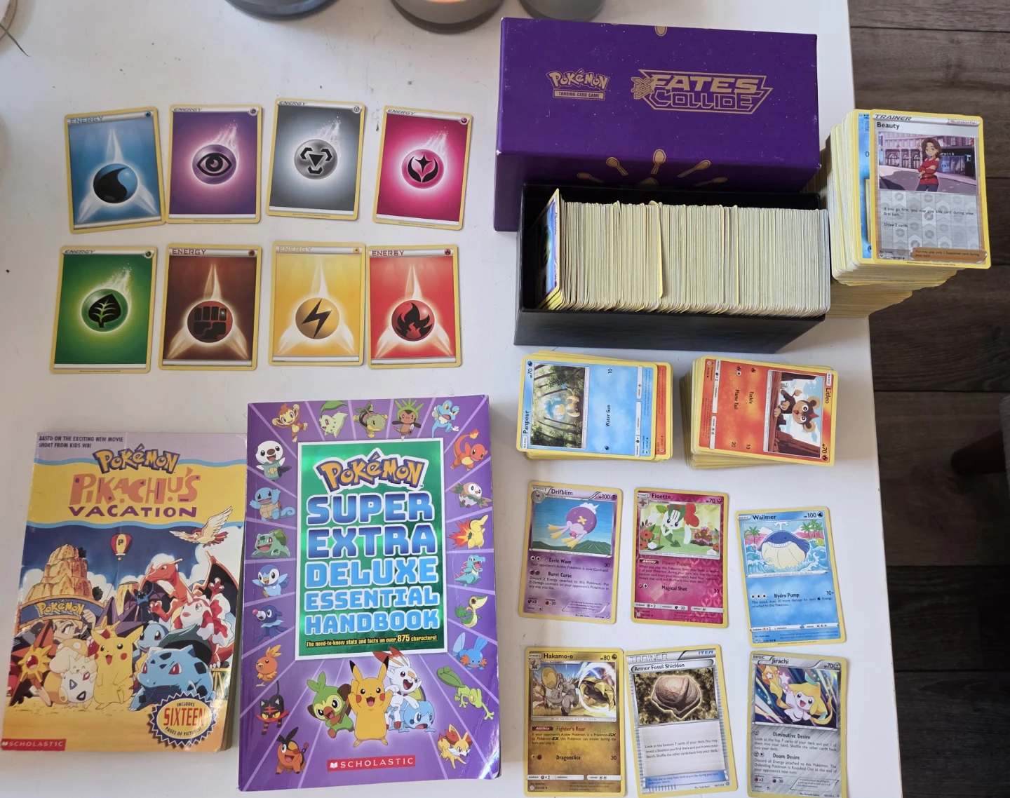 Pokémon Starter Kit - Cards and books
