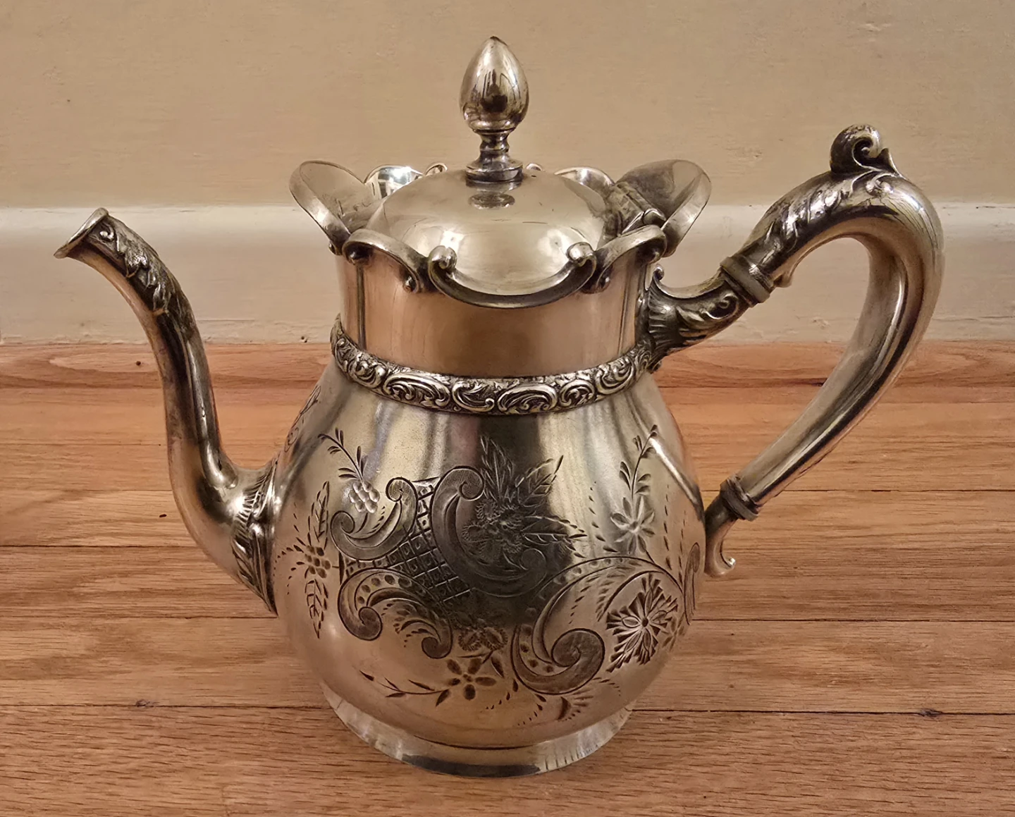 Meriden Quadruple Plate Teapot