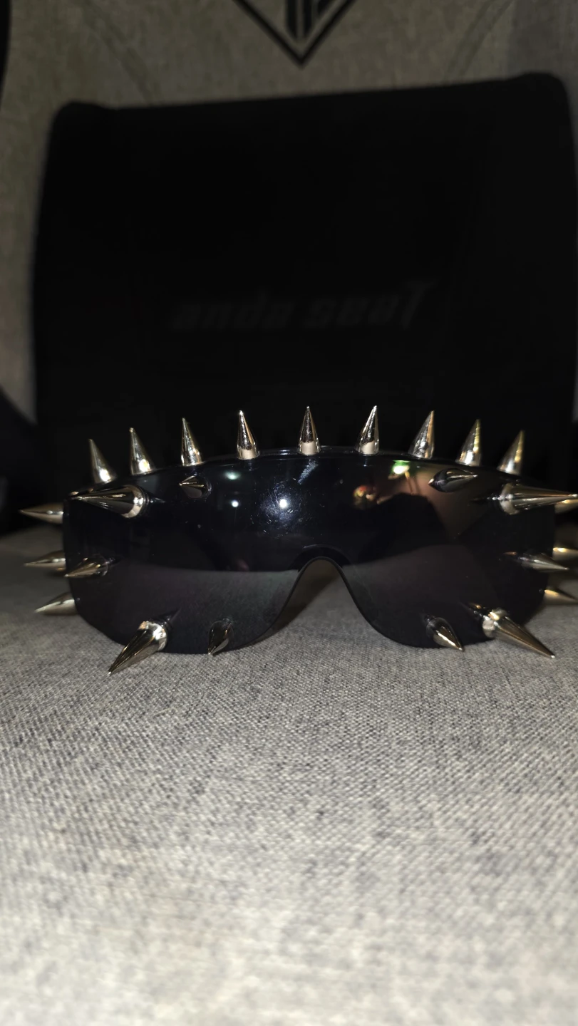 Black Spiked Punk Sunglasses - photo 2