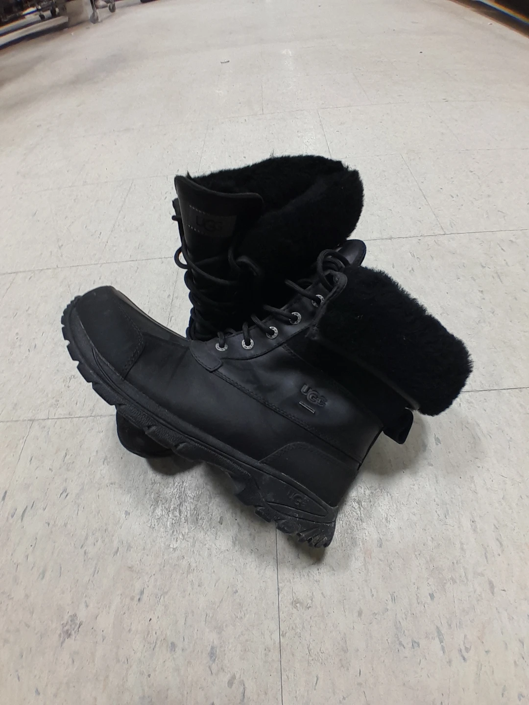 Ugg Black Winter Boots Men's Size 9.5 - photo 3