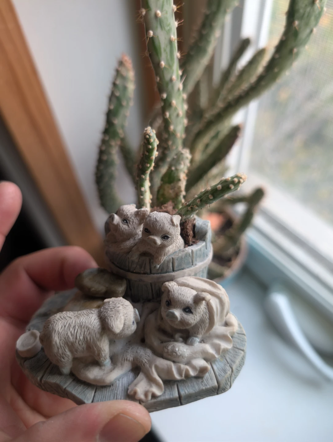 Small pig figures w/cactus🥕 - photo 4