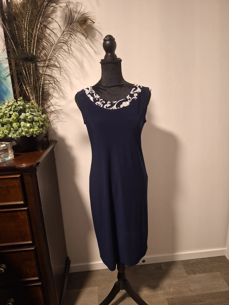 Laura Dress and Cardigan Set - Size 6 - photo 2
