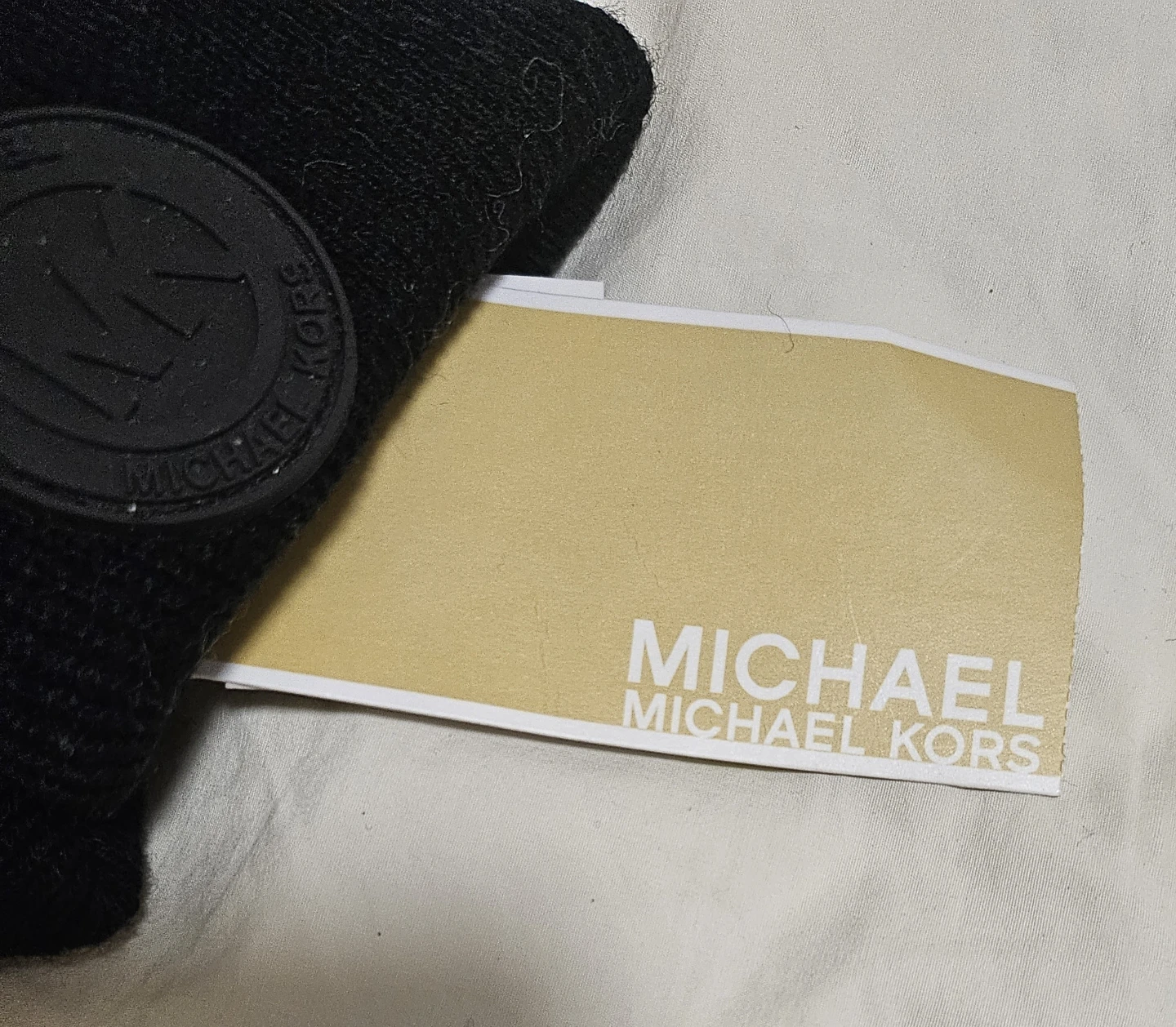 Michael-Kors Women\'s Black and Gray Quilted Leather Gloves. - photo 5