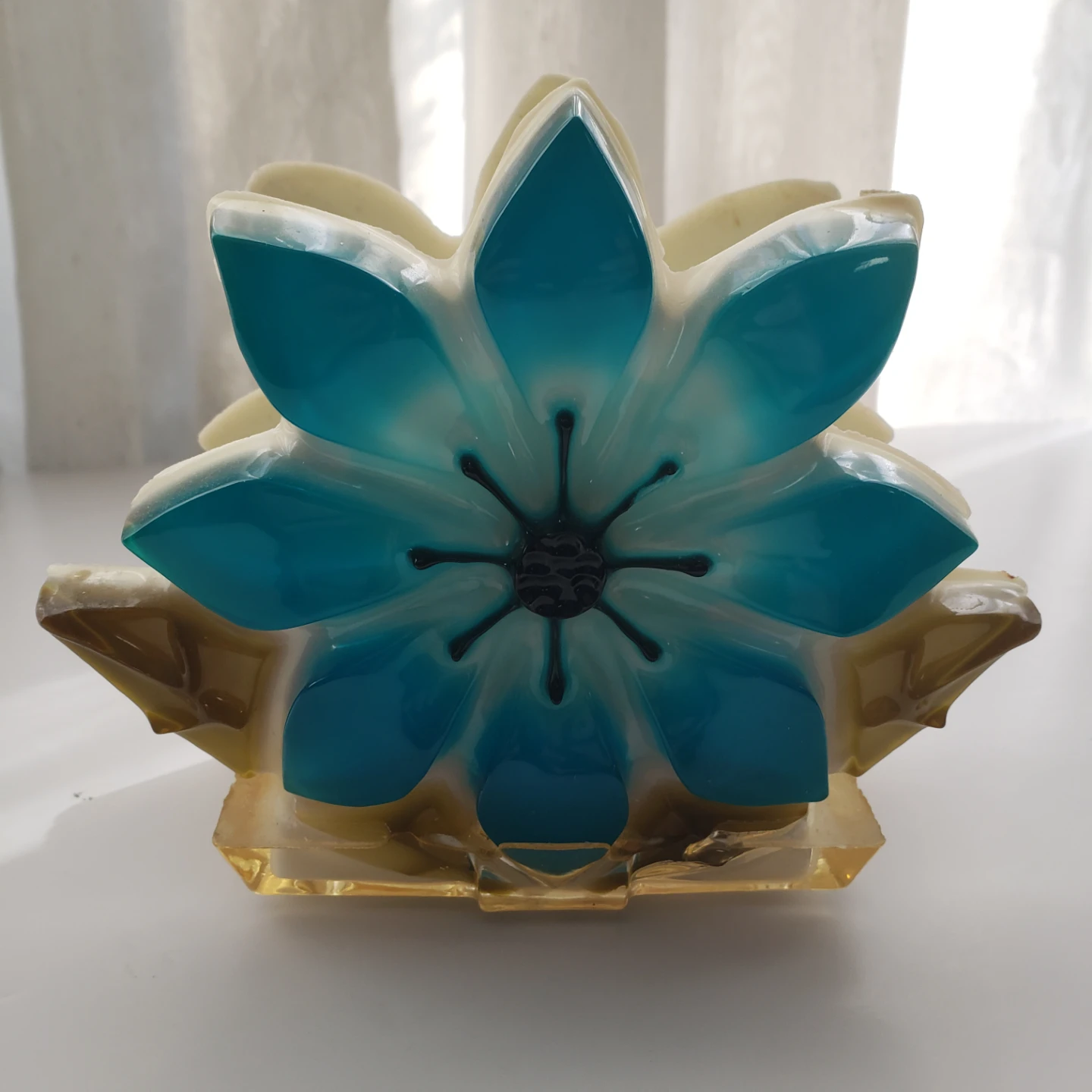 Lucite  Flower napkin Holder - photo 4