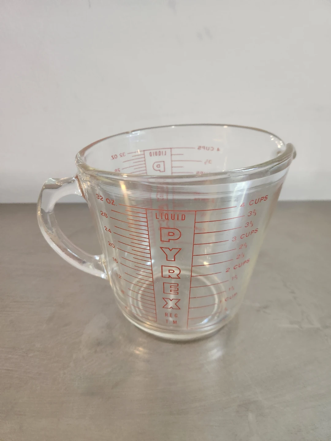 Pyrex Glass Measuring Cup - 4 Cups / 32 oz
