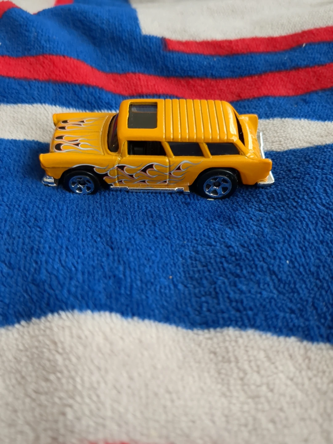 Hot Wheels Chevy Nomad Diecast Car - photo 3
