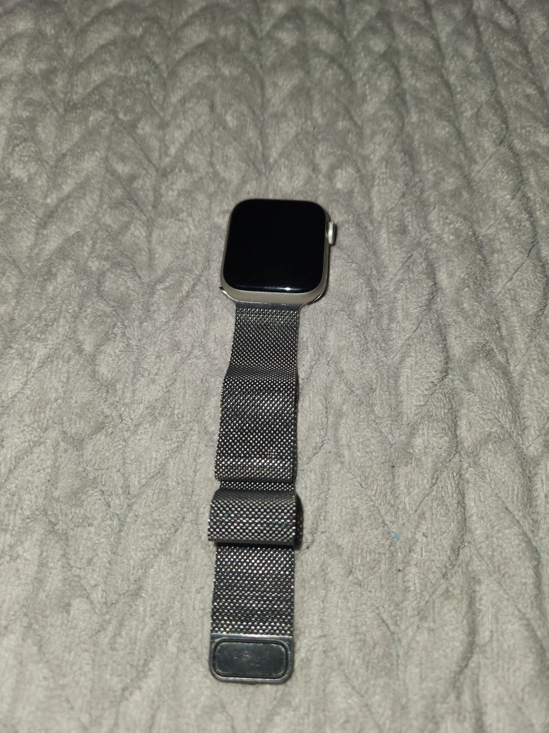 Apple Watch with Milanese Loop Band - photo 2