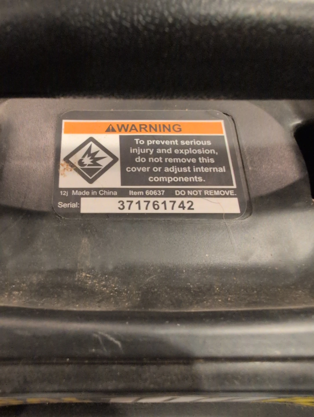 Central Pneumatic 3 Gal Air Compressor - photo 3