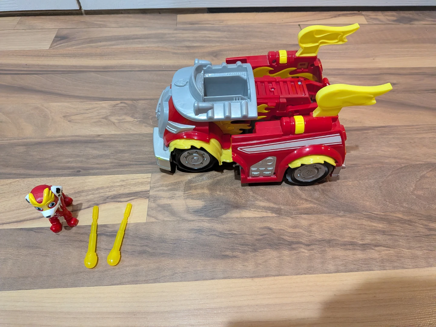 Paw Patrol Marshall Fire Truck Transforming Vehicle - photo 3