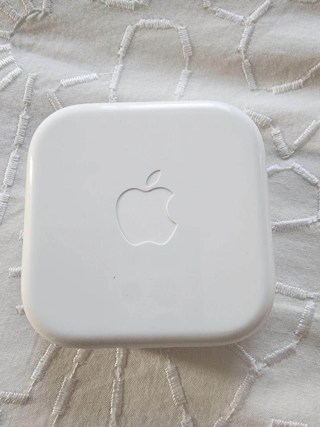 New Apple EarPods with 3.5mm Headphone Plug - photo 3
