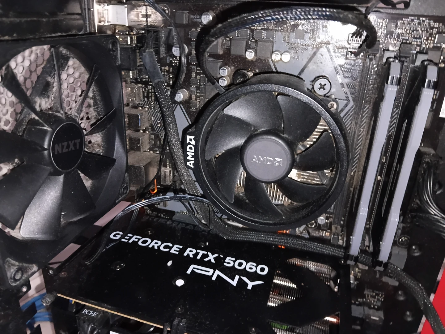 Gaming PC - Ryzen 5 5600X, RTX 5060 - photo 2