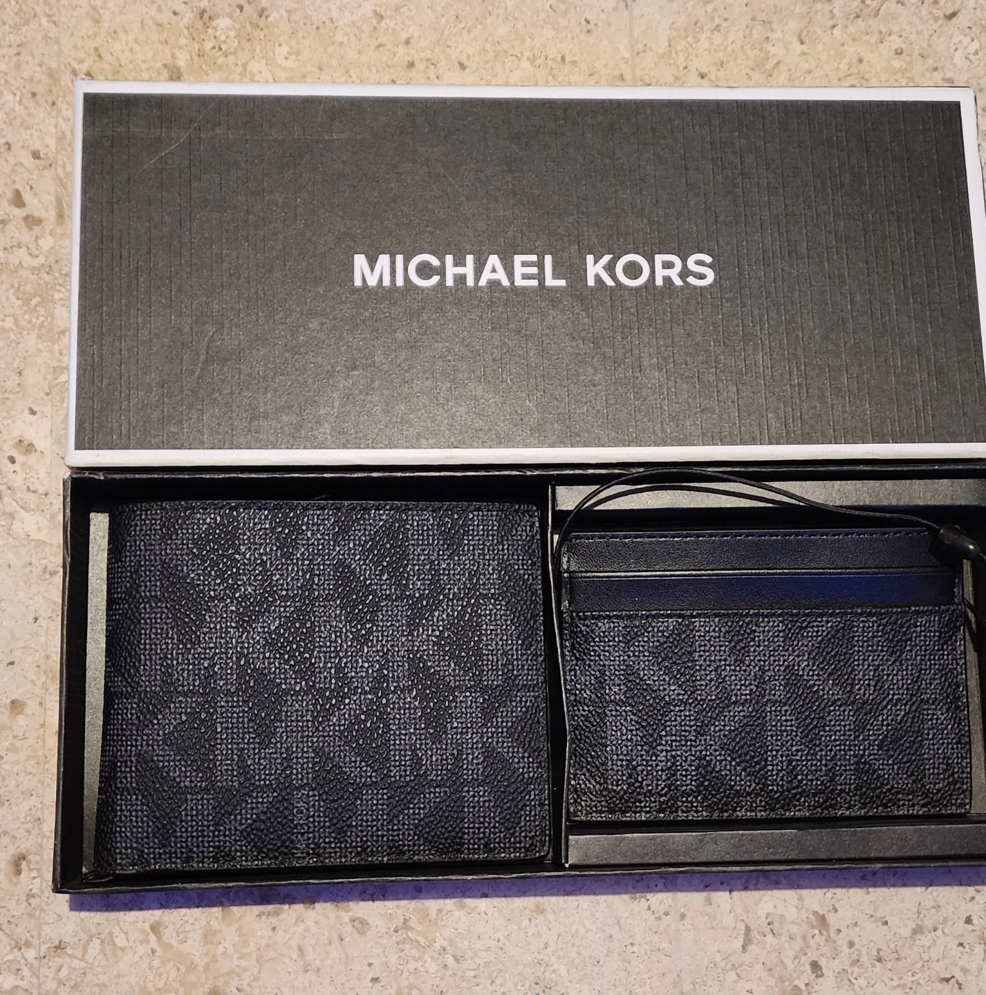 Michael Kors Bi-Fold Wallet and Cardholder Set