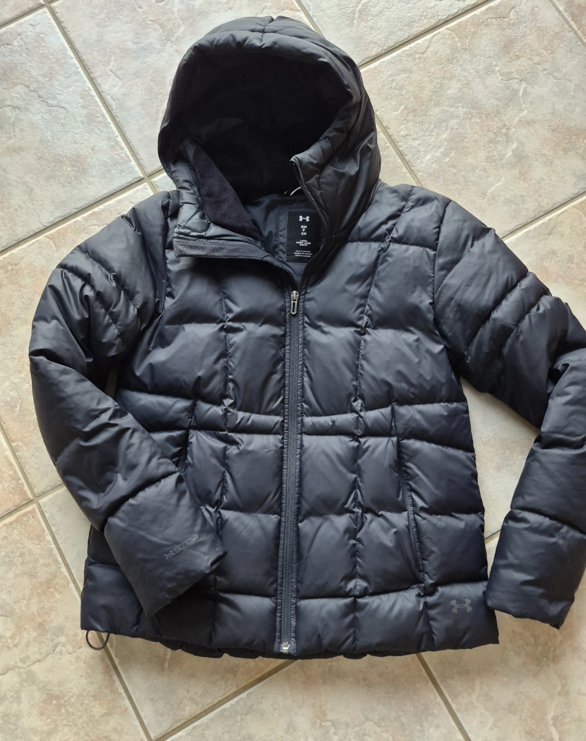 Under Armour Puffer Jacket - Size Small