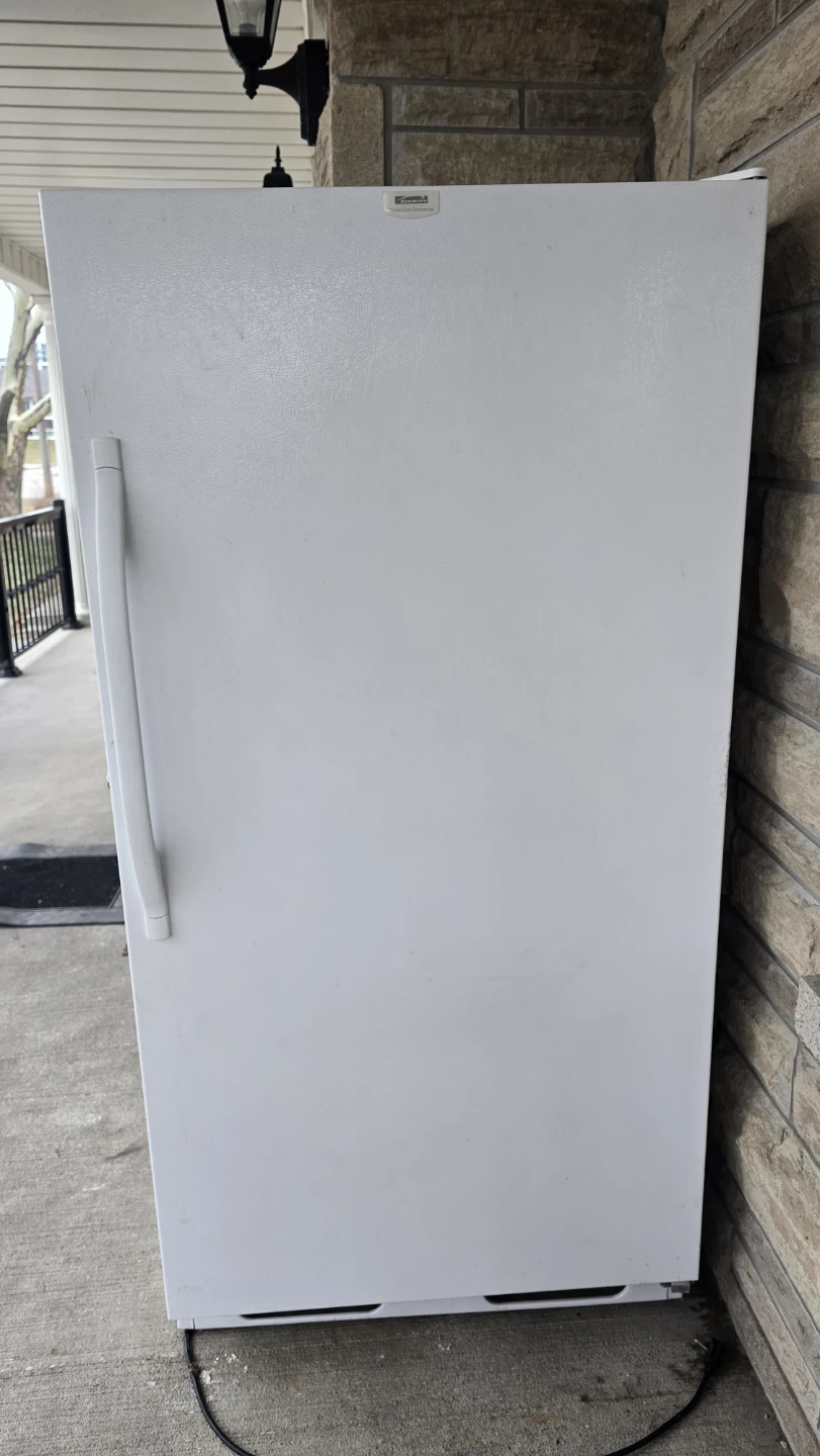 White Upright Freezer KENMORE - photo 4