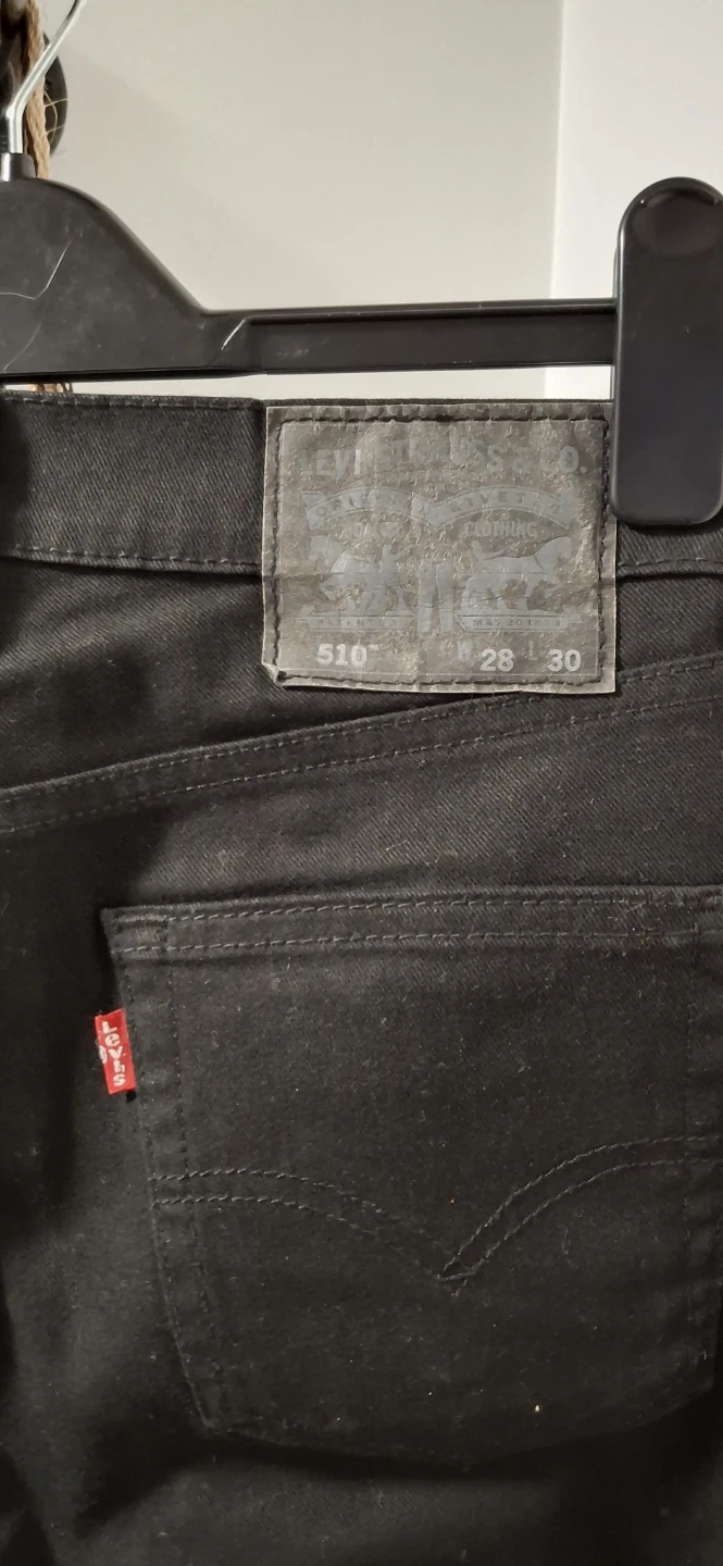Levi's skinny black jeans 28x30