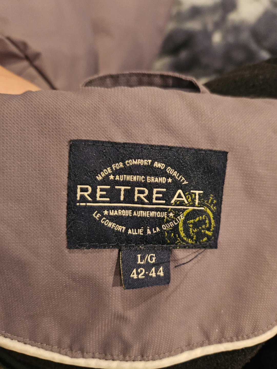 Retreat Authentic Brand Puffer Jacket - L/G - photo 2