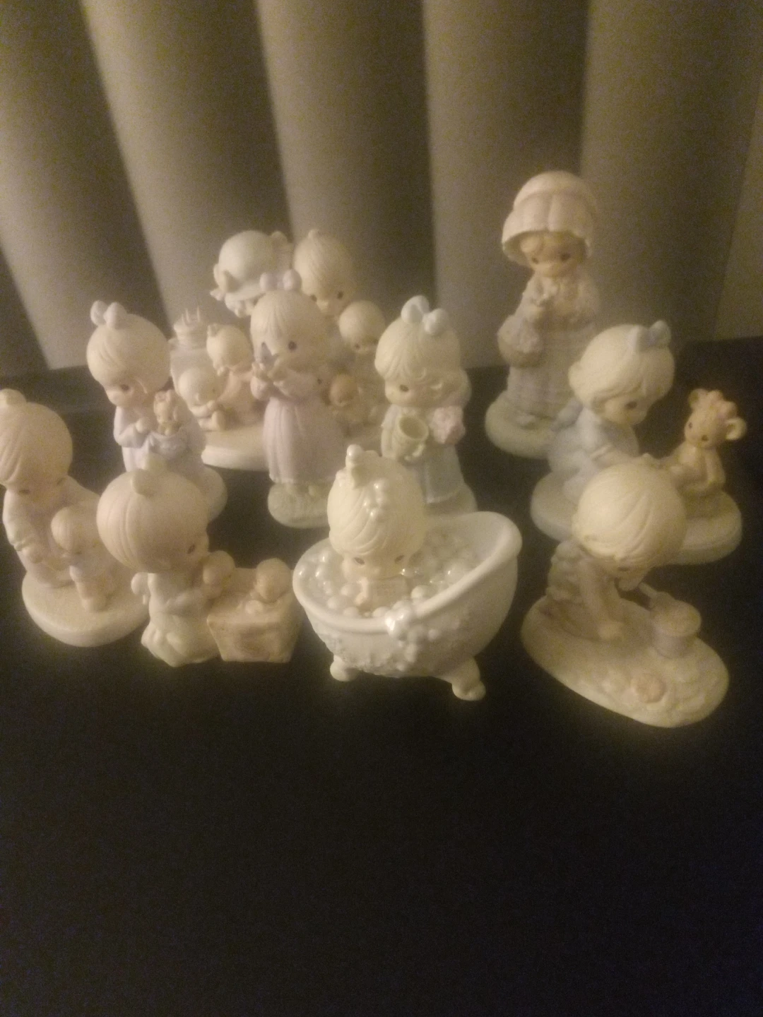 Precious Moments Figurines Collection - photo 2
