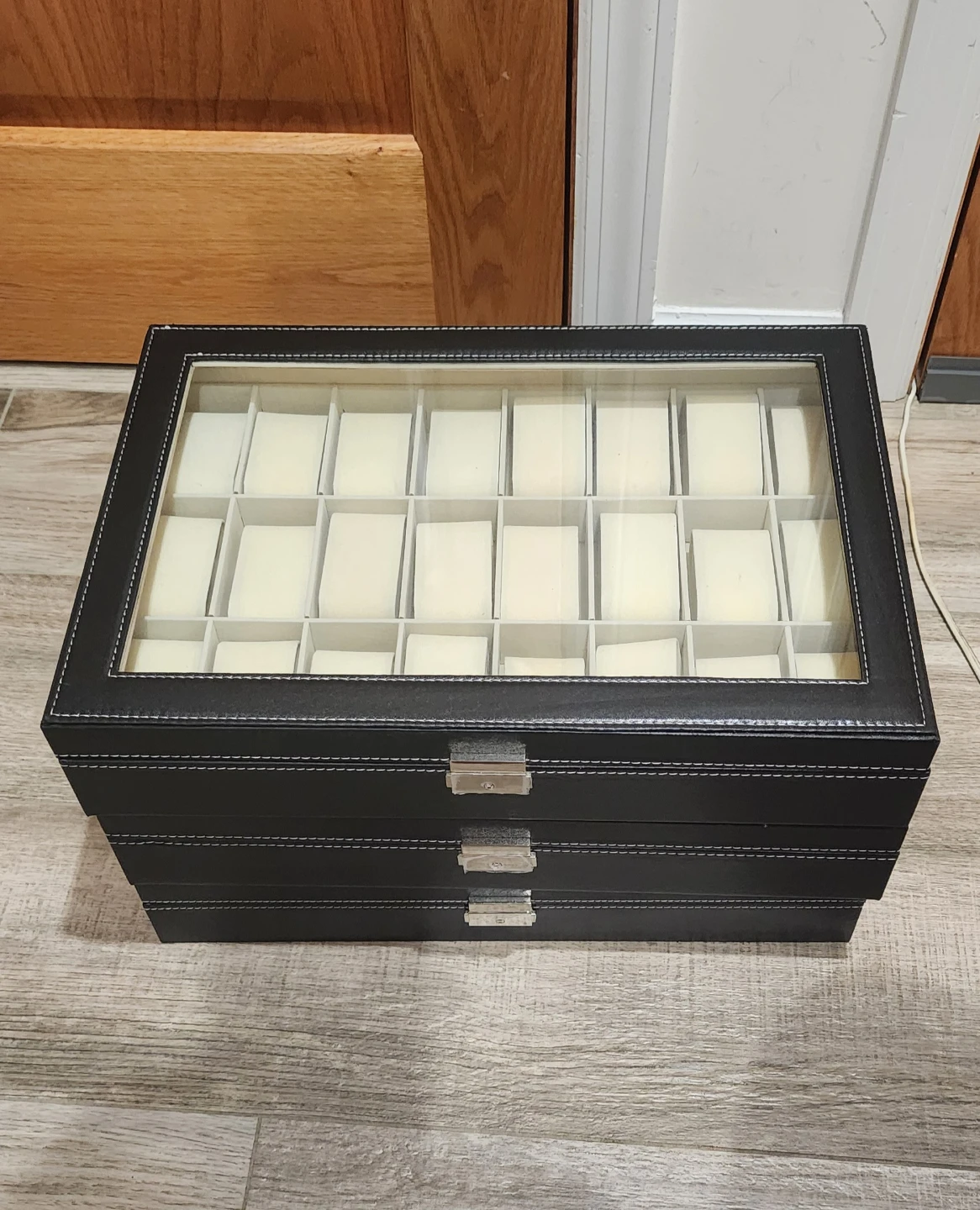 Jewelry Box / Watch Display Case (24) Slots - photo 2
