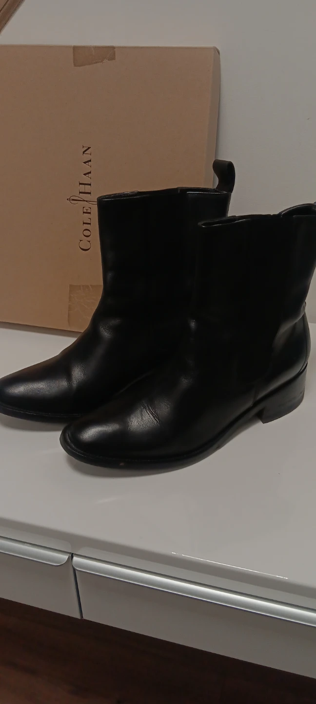 Cole Haan Black Leather Ankle Boots - photo 2