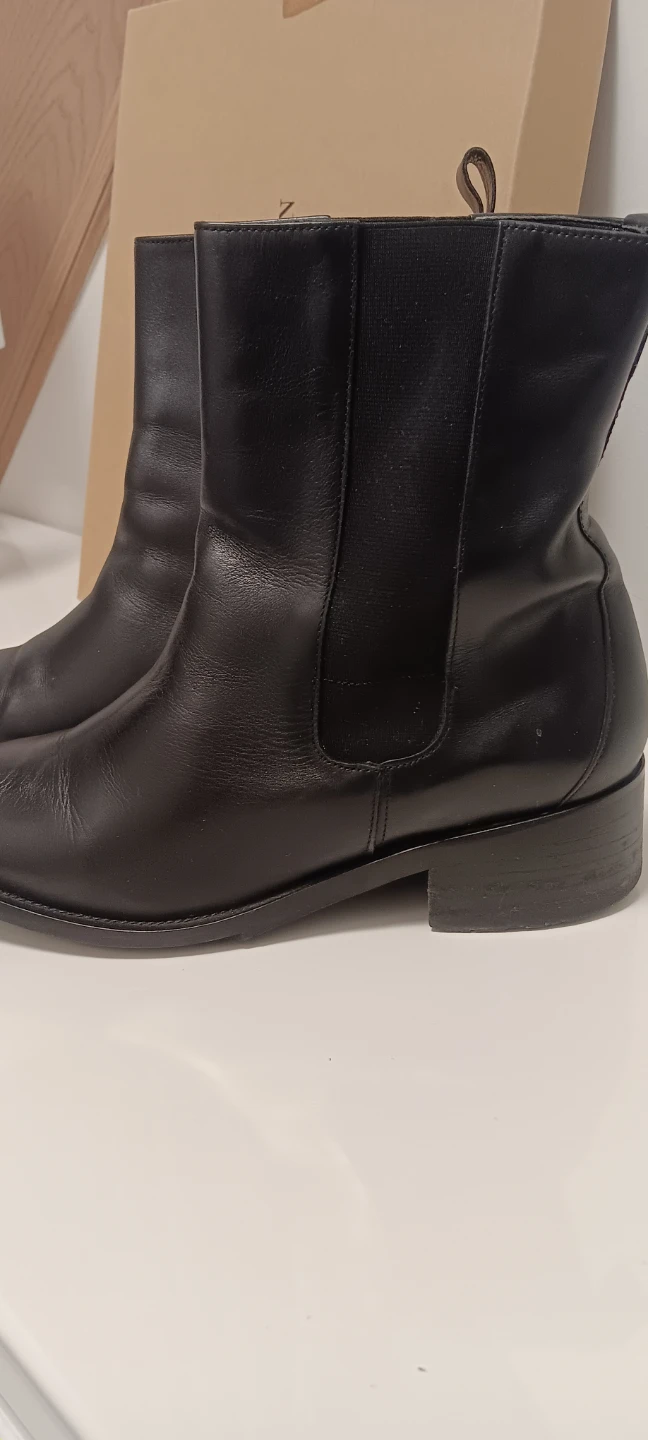 Cole Haan Black Leather Ankle Boots - photo 3