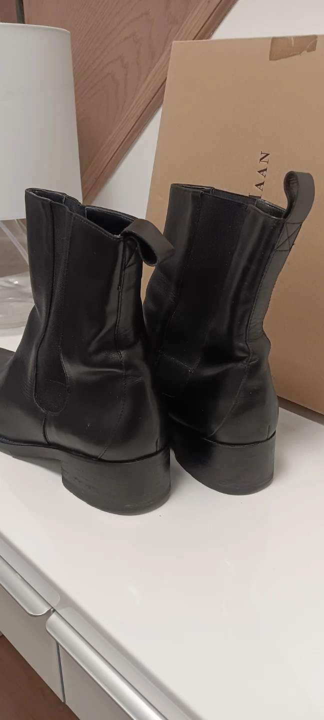 Cole Haan Black Leather Ankle Boots - photo 4