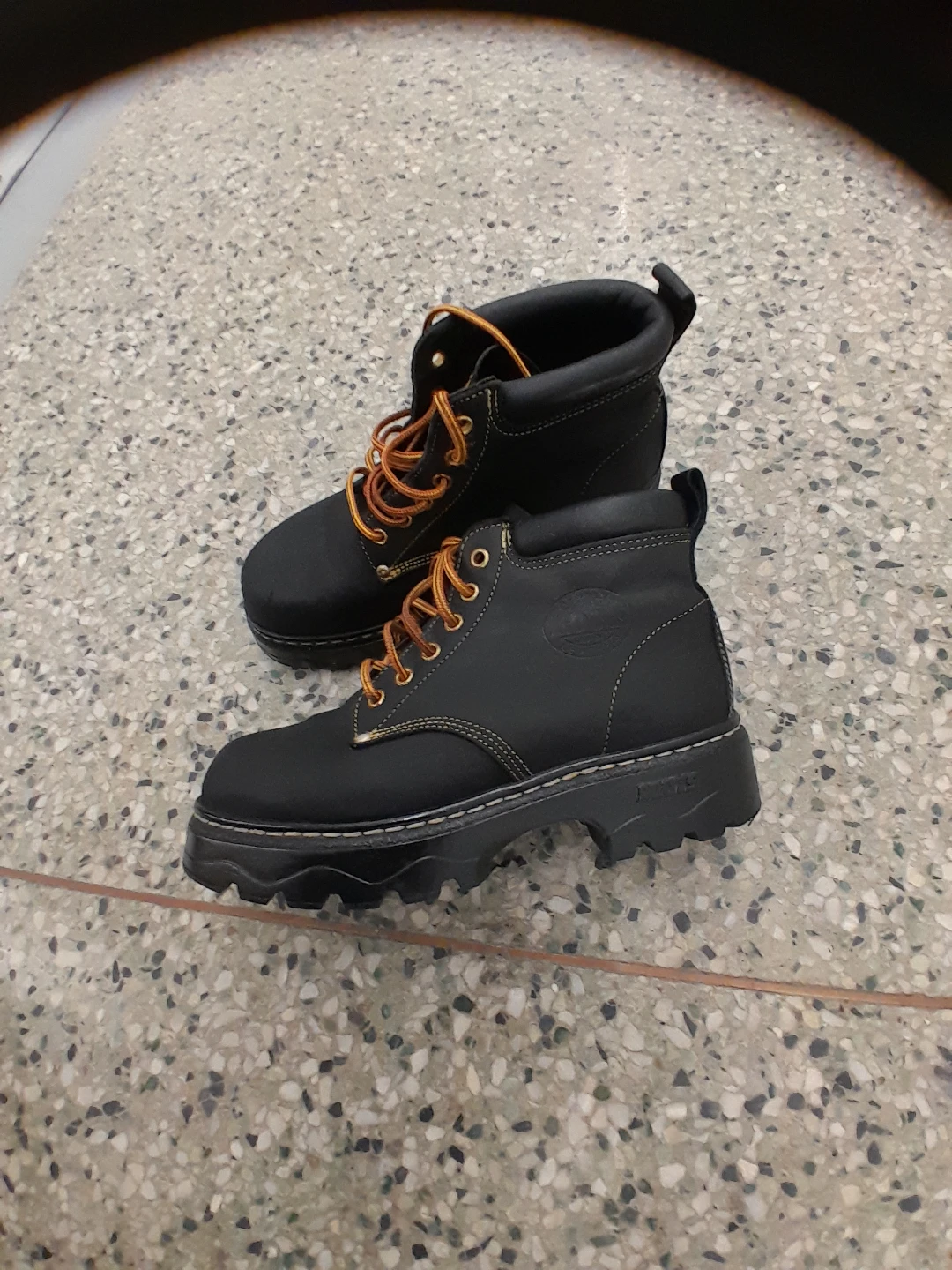 Original Roots Tuff women's size 7 - photo 3