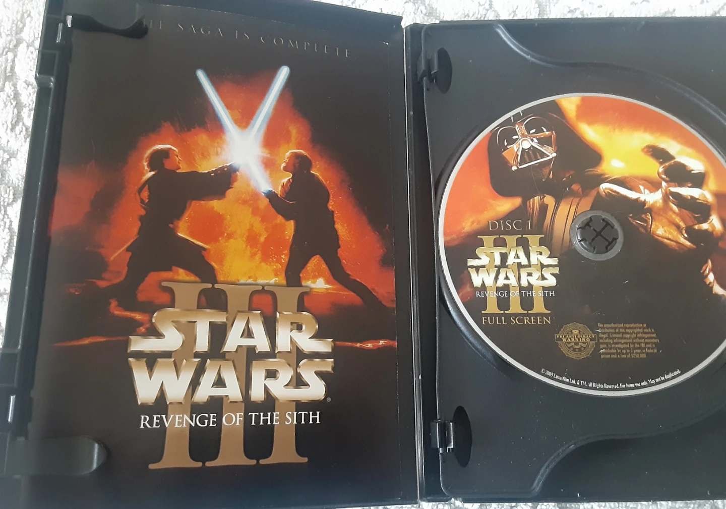 Star Wars III: Revenge of the Sith DVD - photo 2