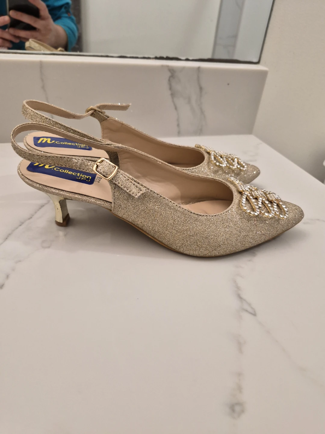 MV Collection Gold Heels - Size 8 - photo 4