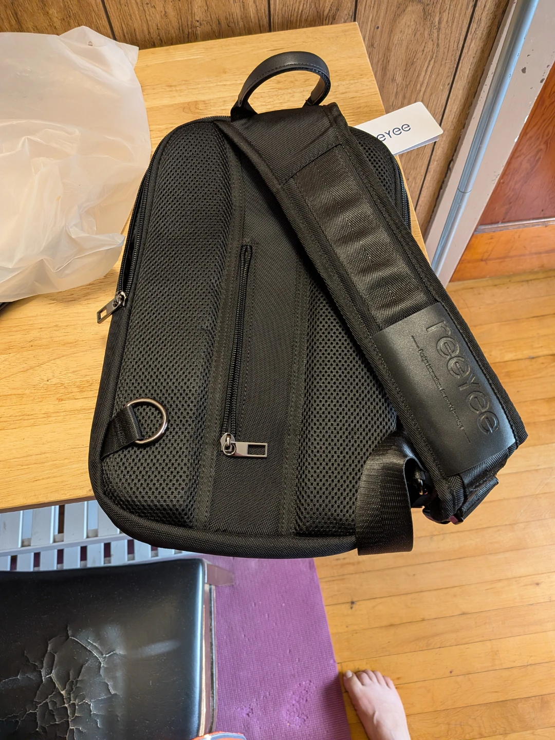 reeyee Black Sling Backpack
