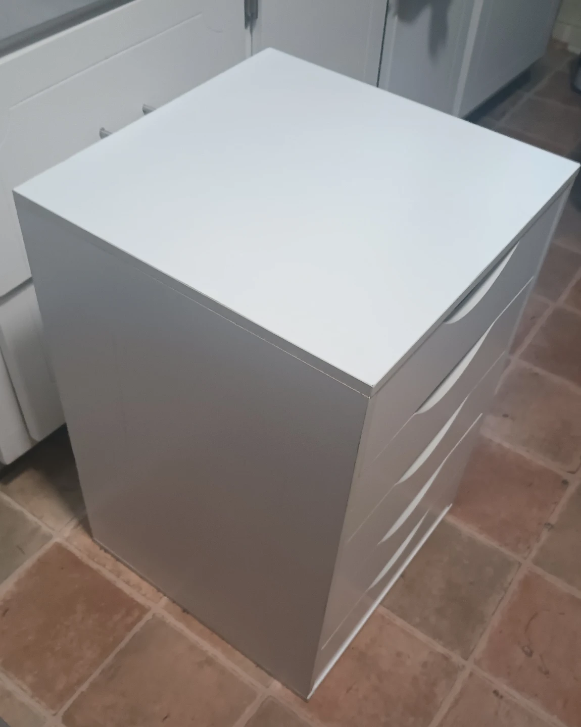 White 5 Drawer Unit - photo 3